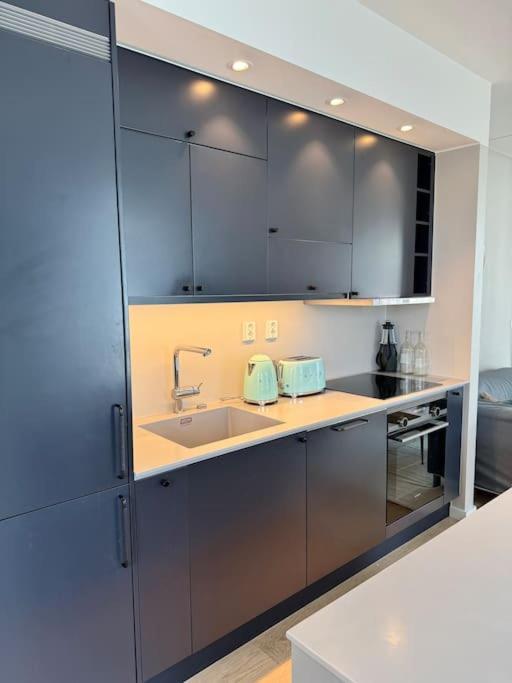 Luxurious Barcode Appartement *